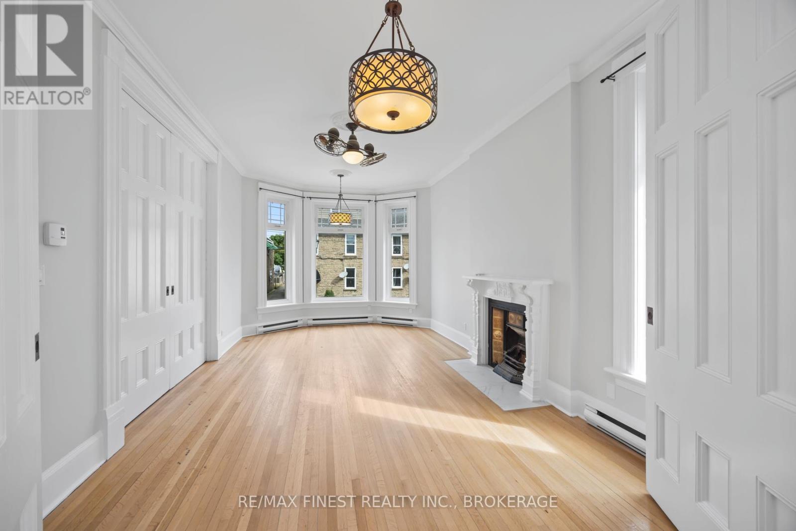 10 VICTORIA AVENUE - 18