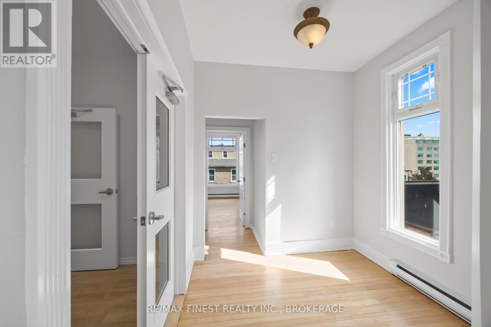 10 VICTORIA AVENUE - 21