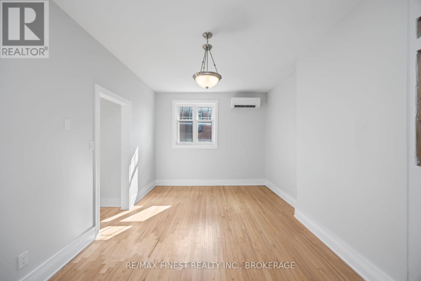 10 VICTORIA AVENUE - 24