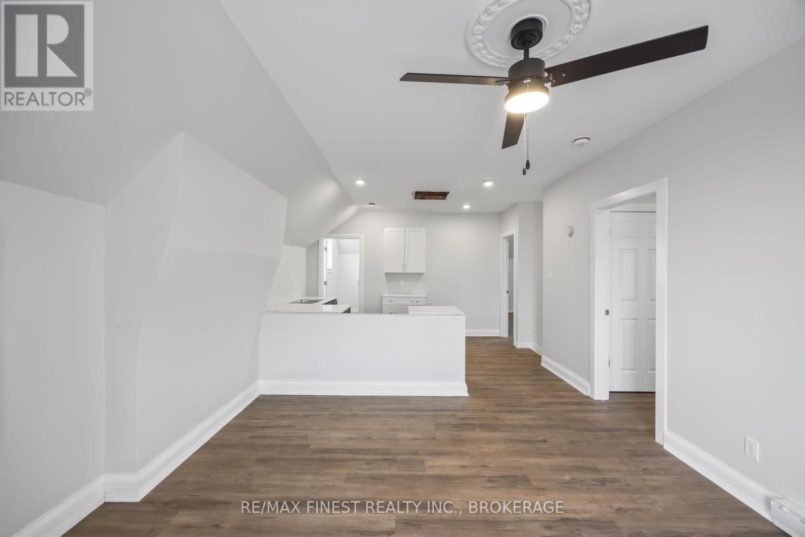 10 VICTORIA AVENUE - 36