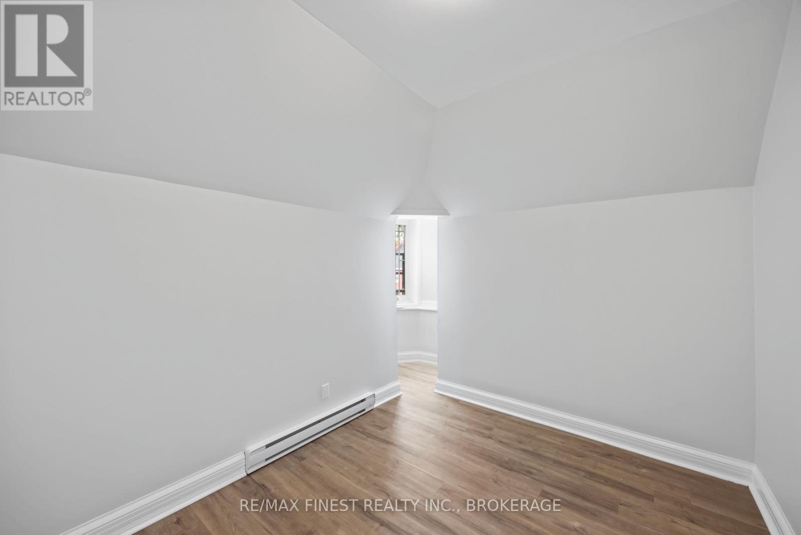 10 VICTORIA AVENUE - 37
