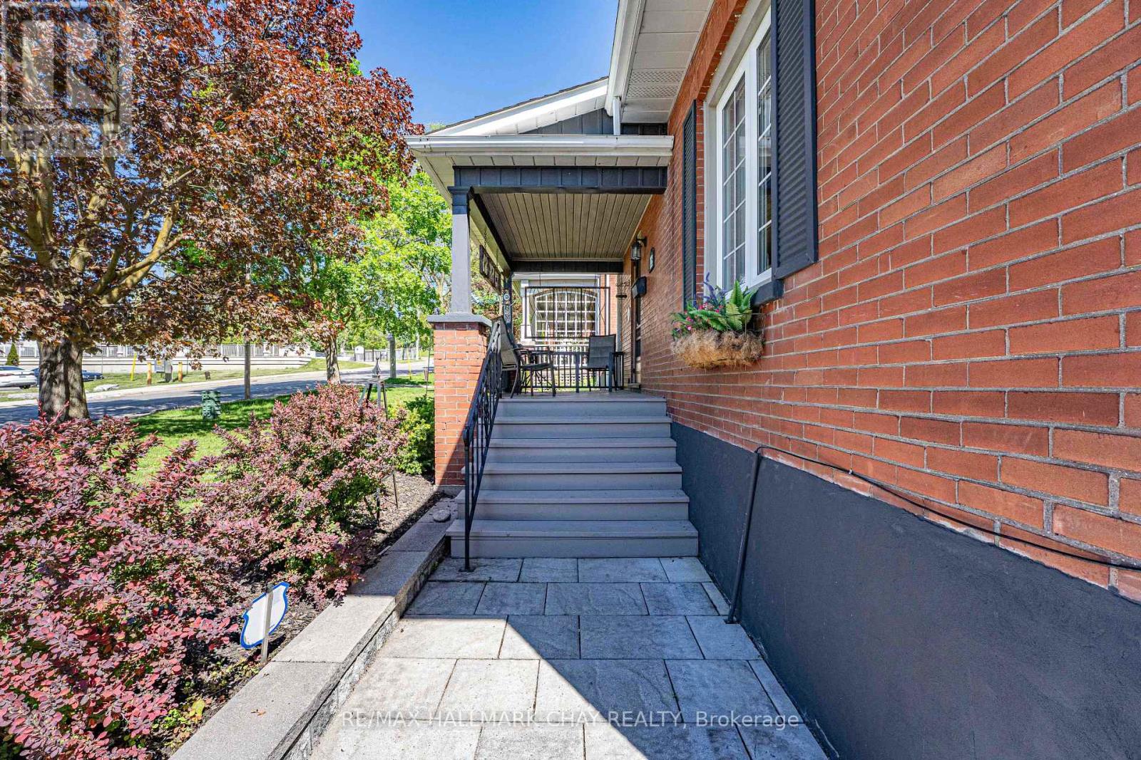 125 TORONTO STREET - 5
