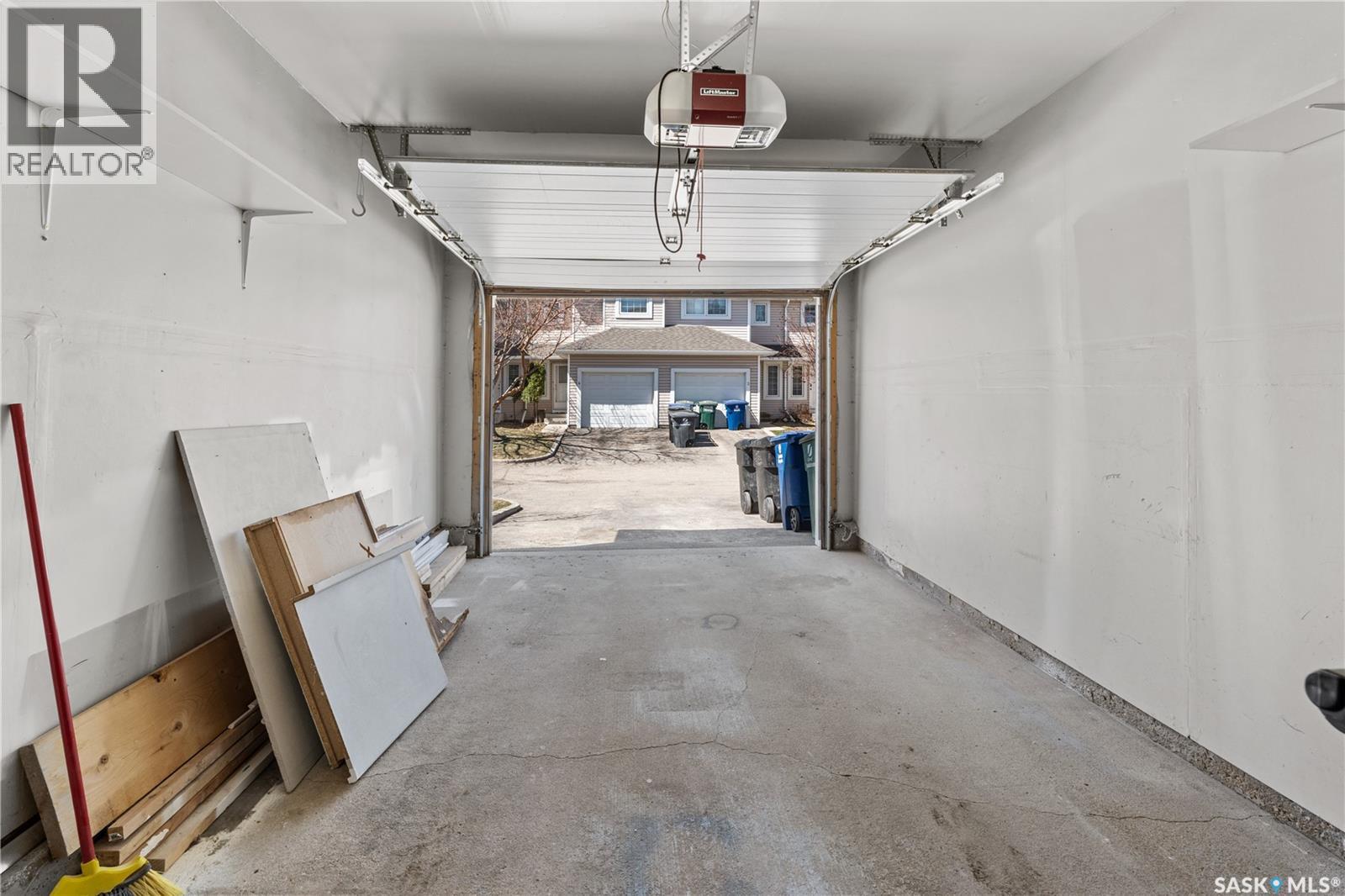 #14 103 Berini DRIVE - 32
