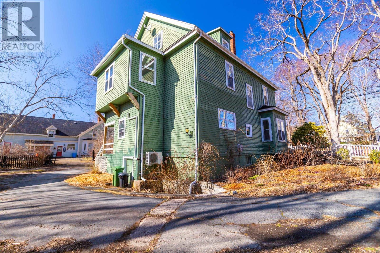 703 Saint George Street - 5