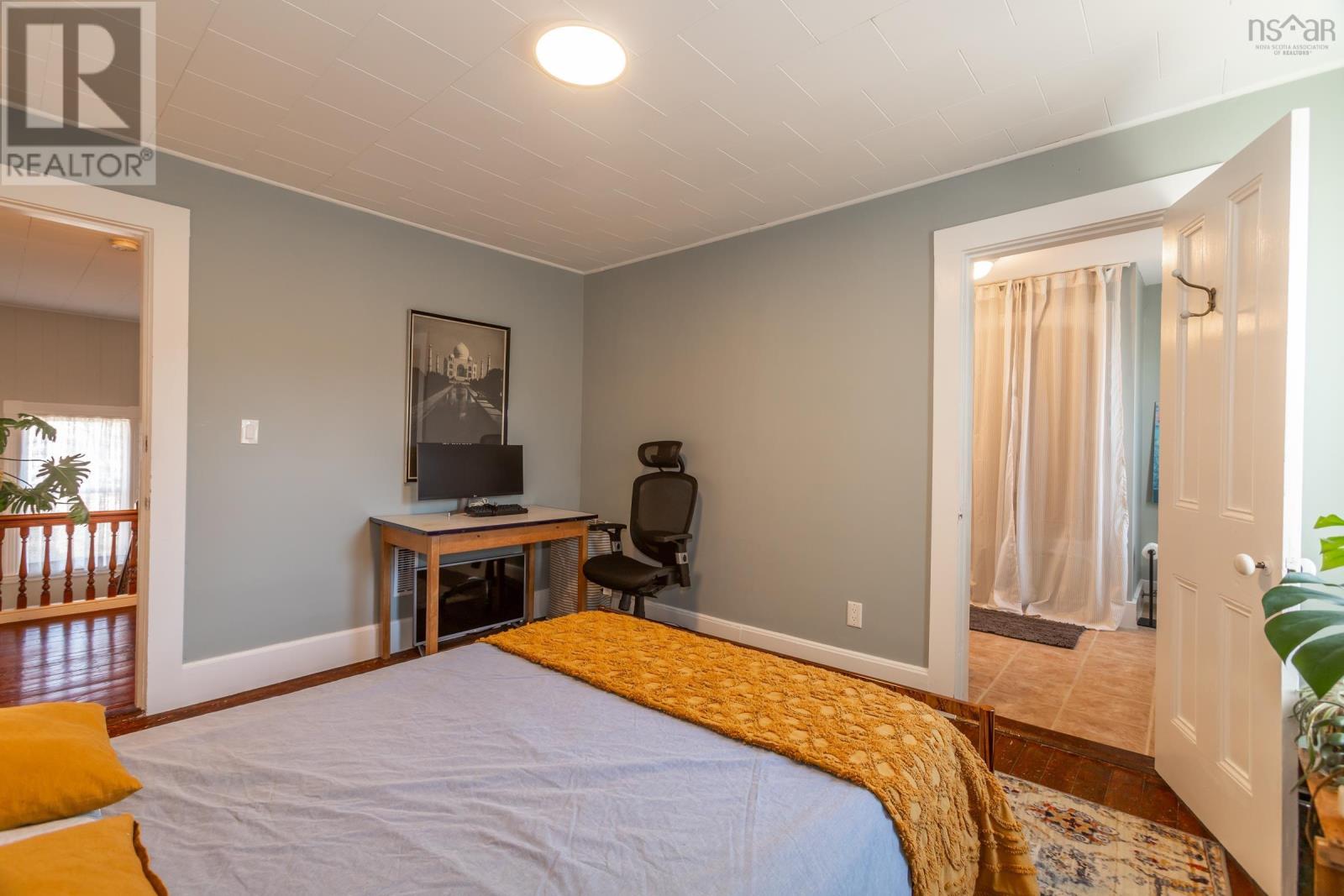 703 Saint George Street - 31