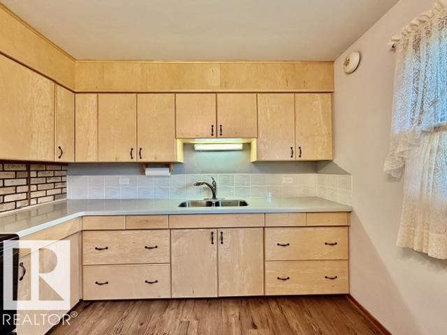 4104 55 ST — photo 9