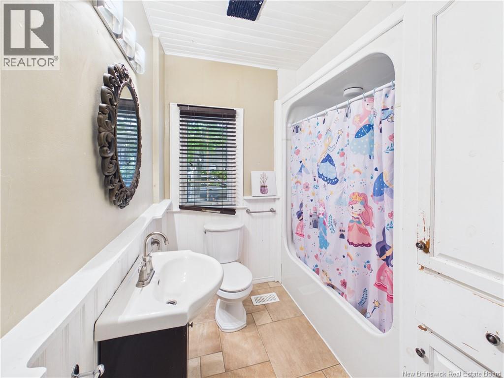 46 Donald Avenue - 13