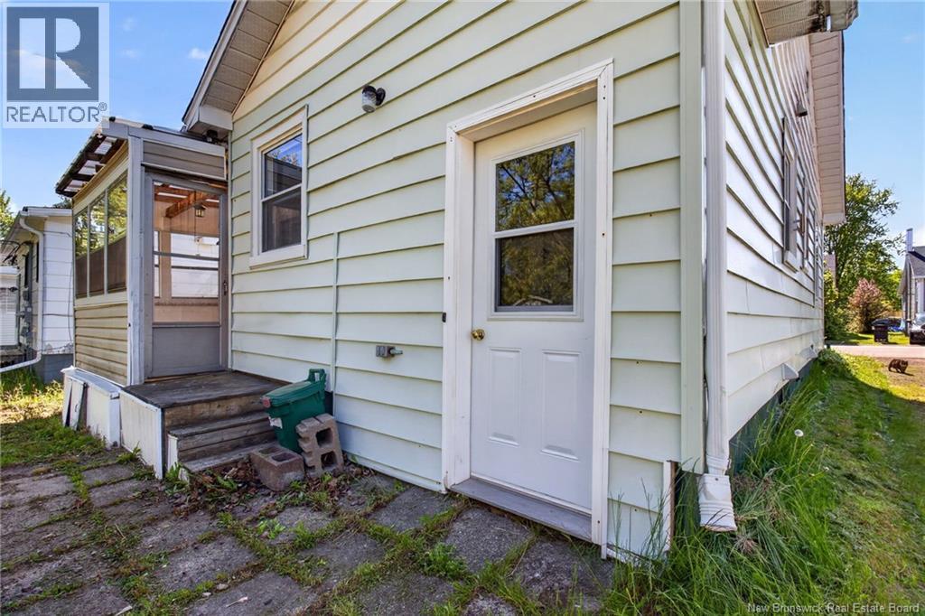 52 Airport Street - 34