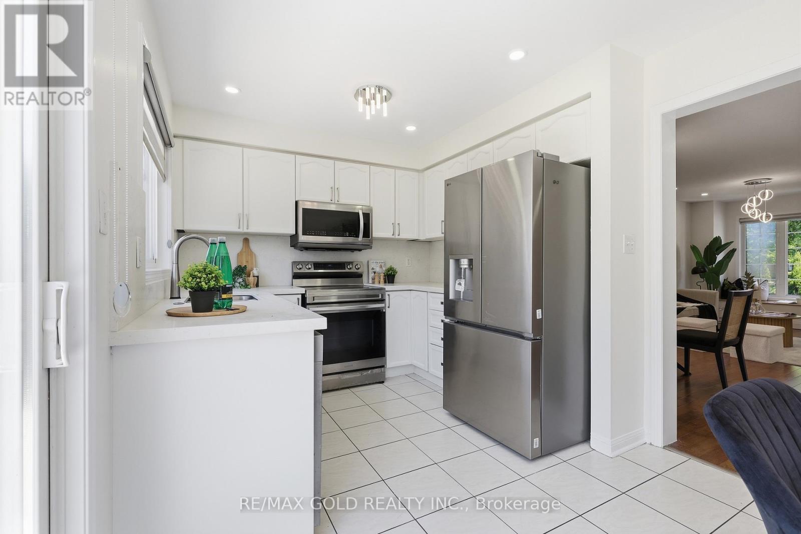 74 SUGARHILL DRIVE - 14