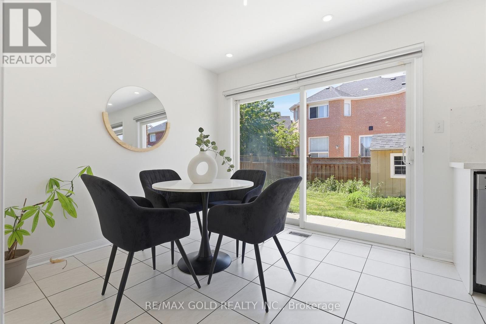 74 SUGARHILL DRIVE - 15