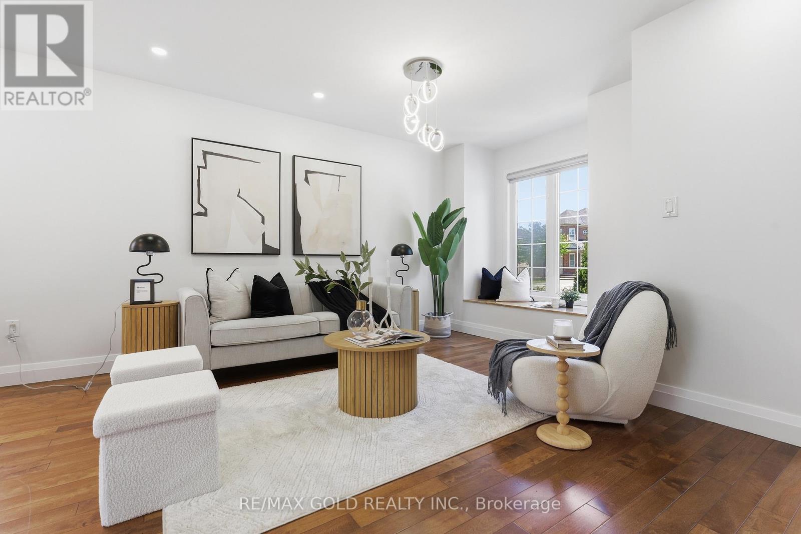 74 SUGARHILL DRIVE - 19