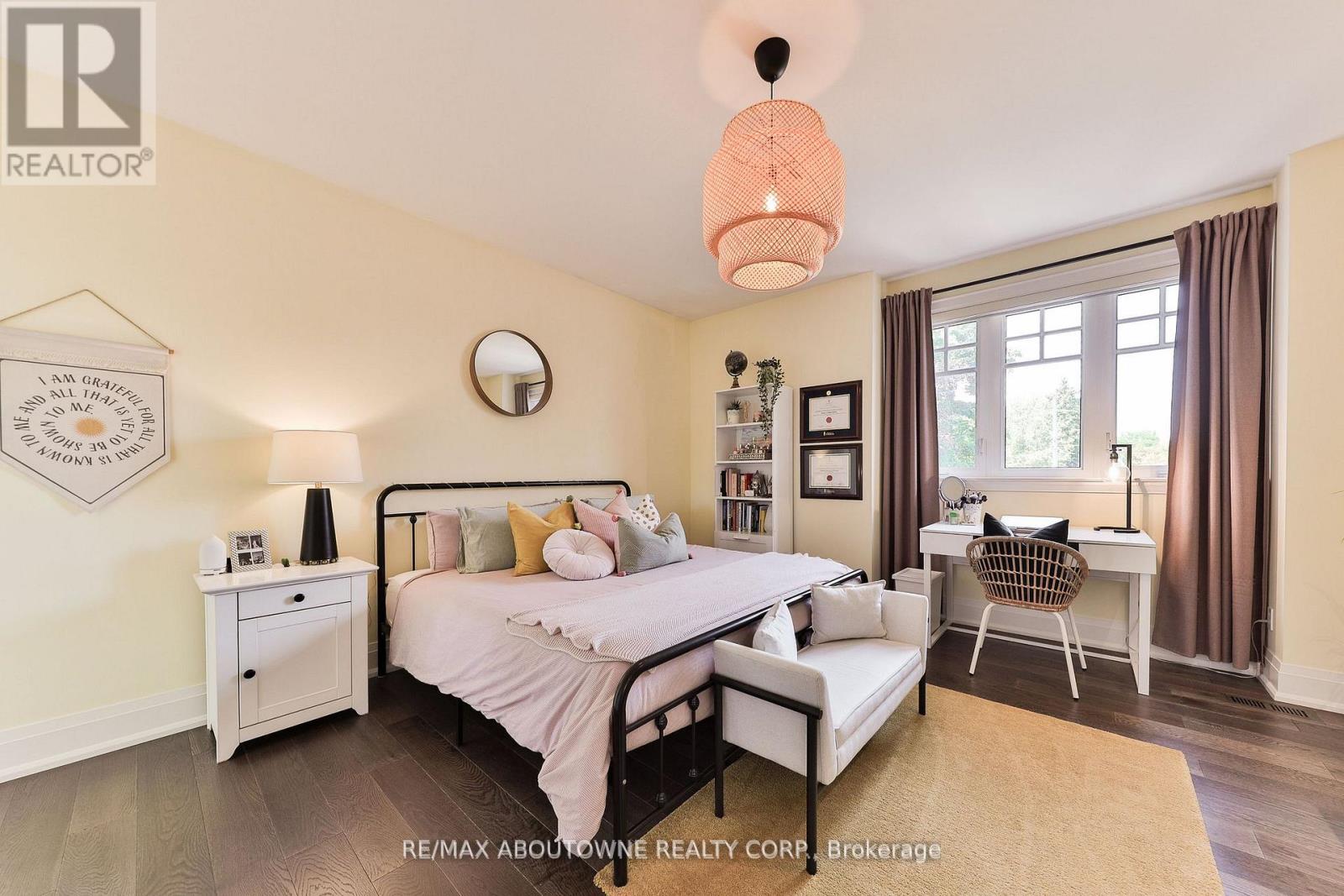 408 SAVILLE CRESCENT - 28