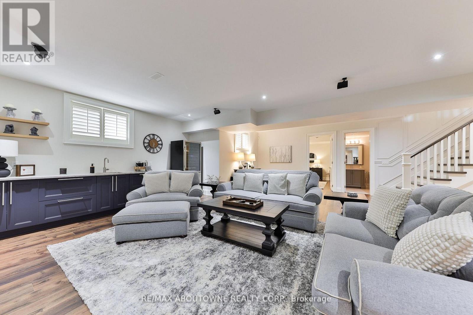408 SAVILLE CRESCENT - 39