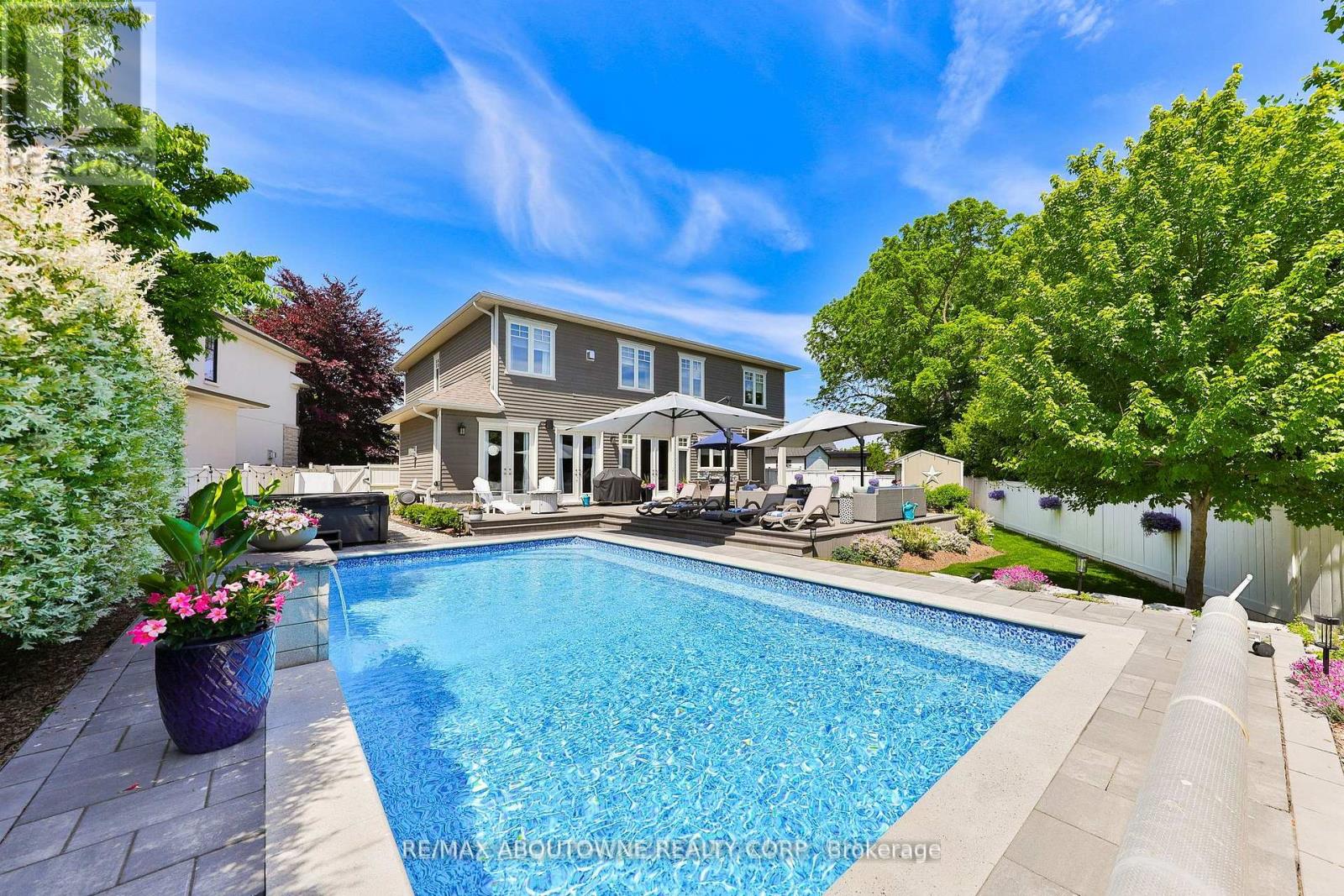 408 SAVILLE CRESCENT - 44