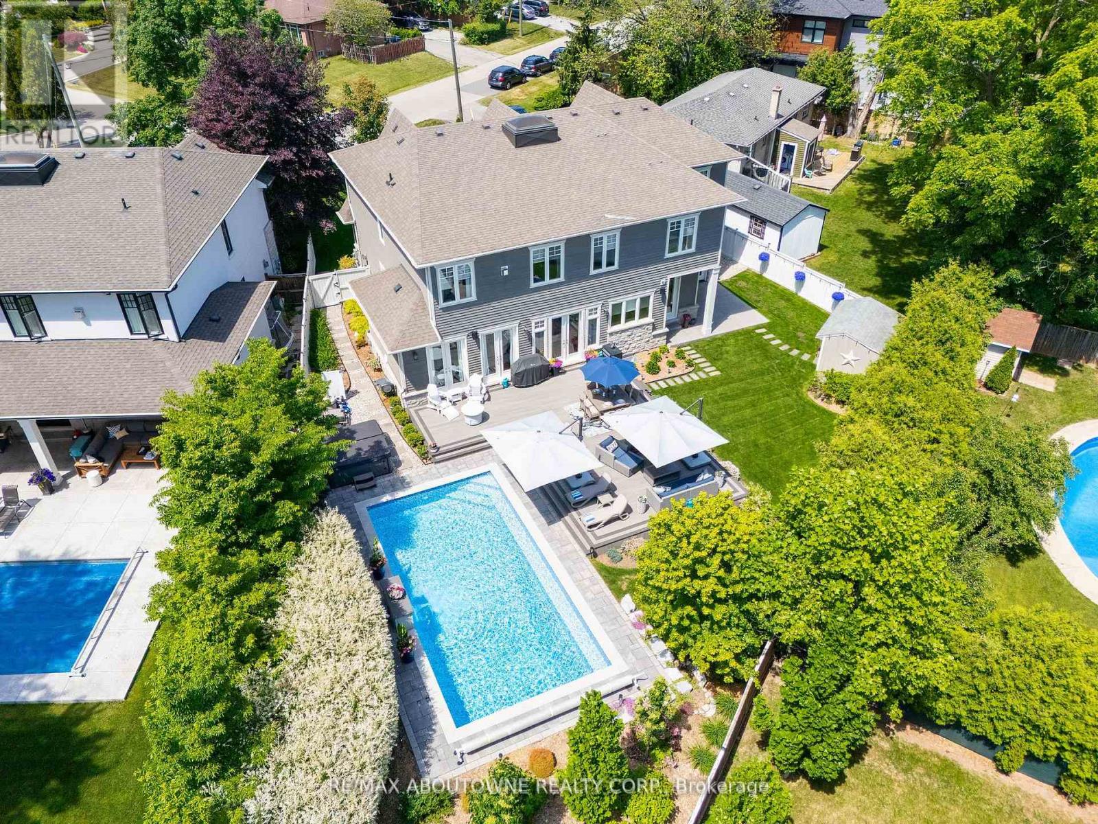 408 SAVILLE CRESCENT - 48