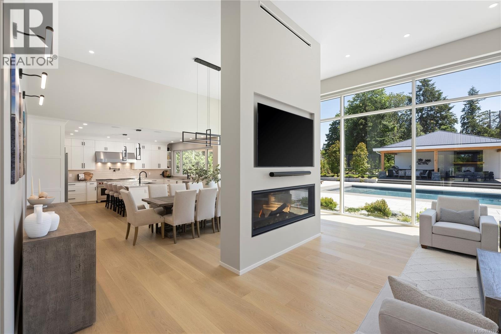 7399 Sunbury Rd - 6