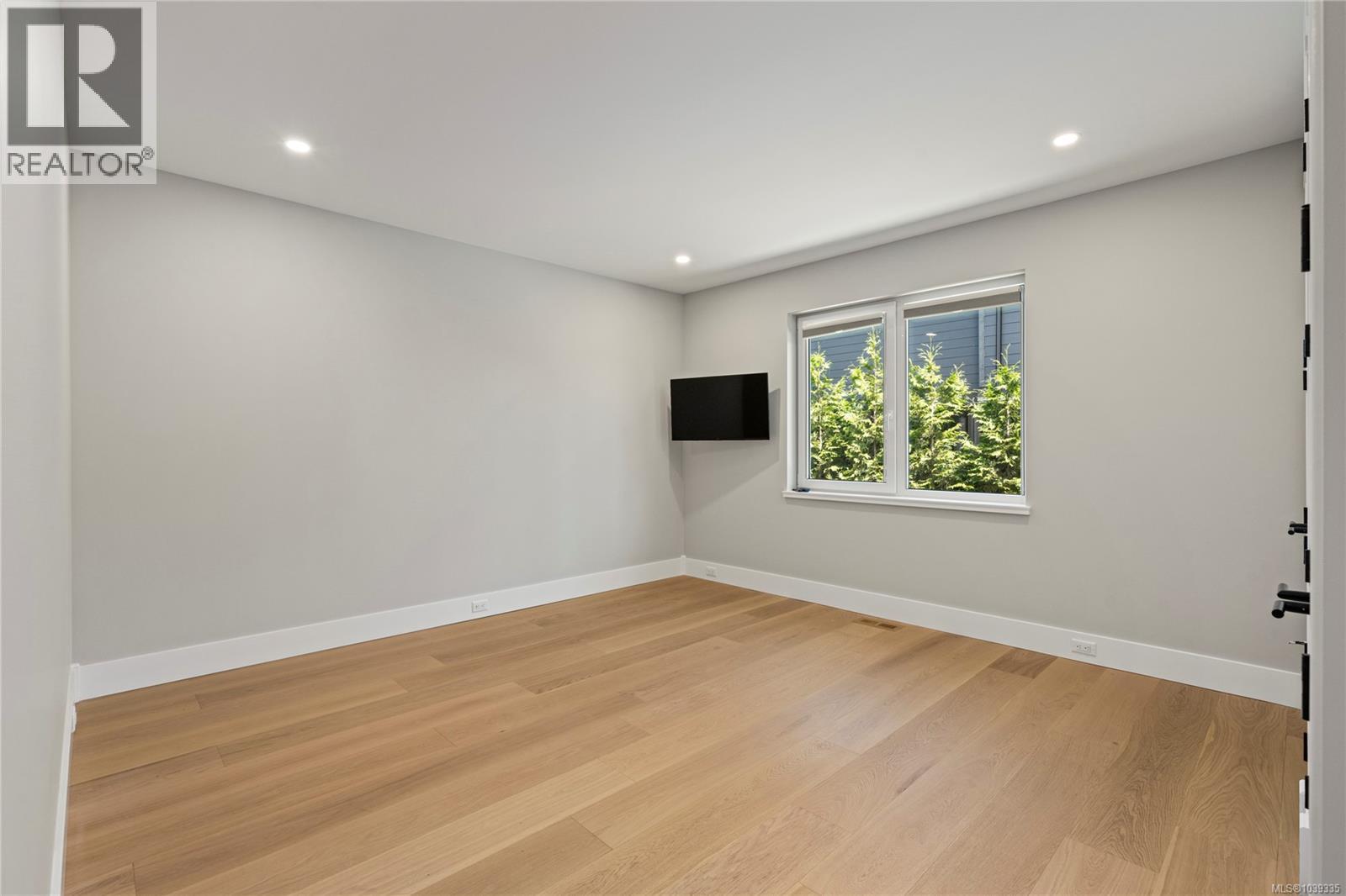 7399 Sunbury Rd - 43