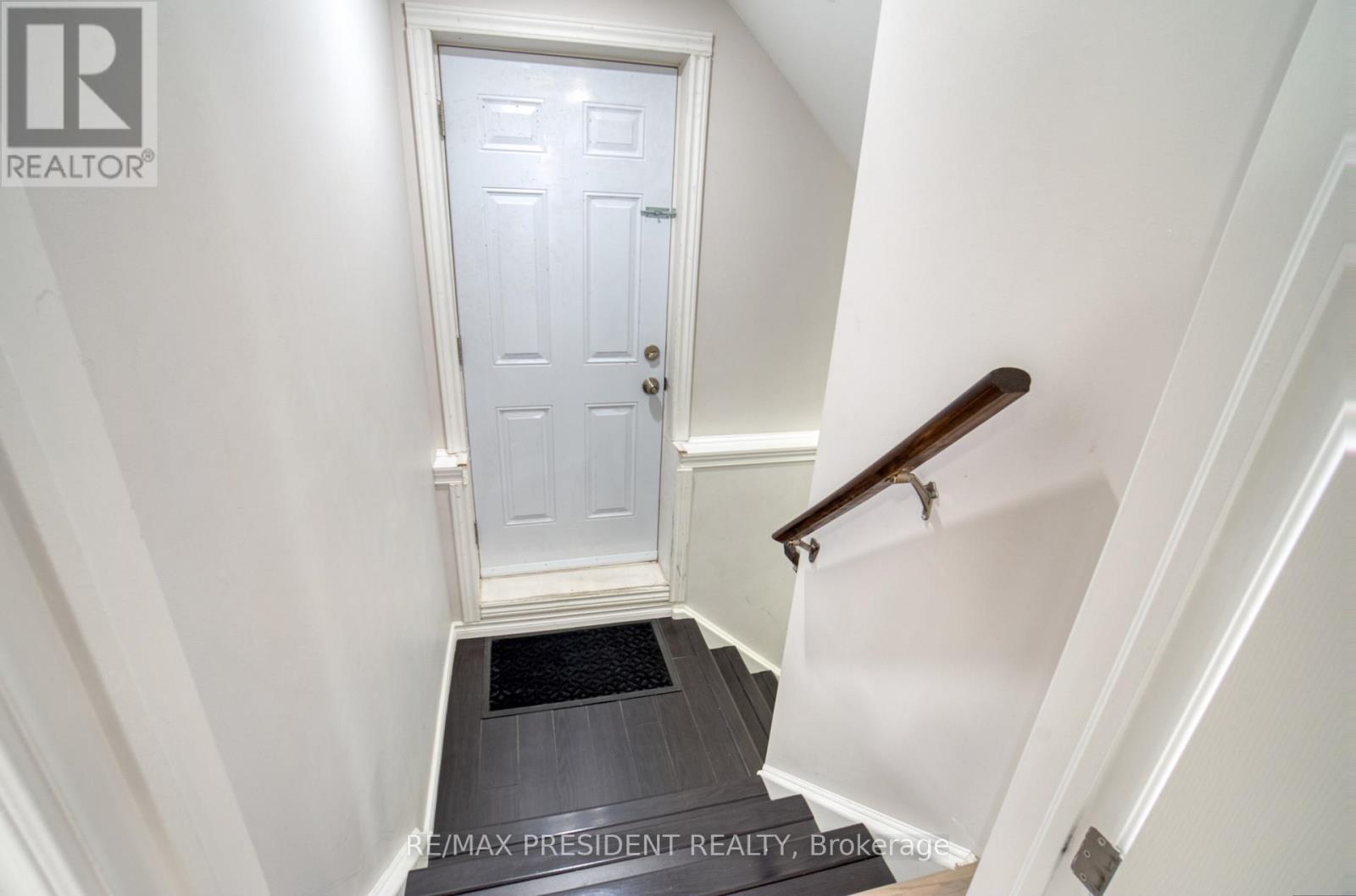 1565 MICKLEBOROUGH COURT - 32