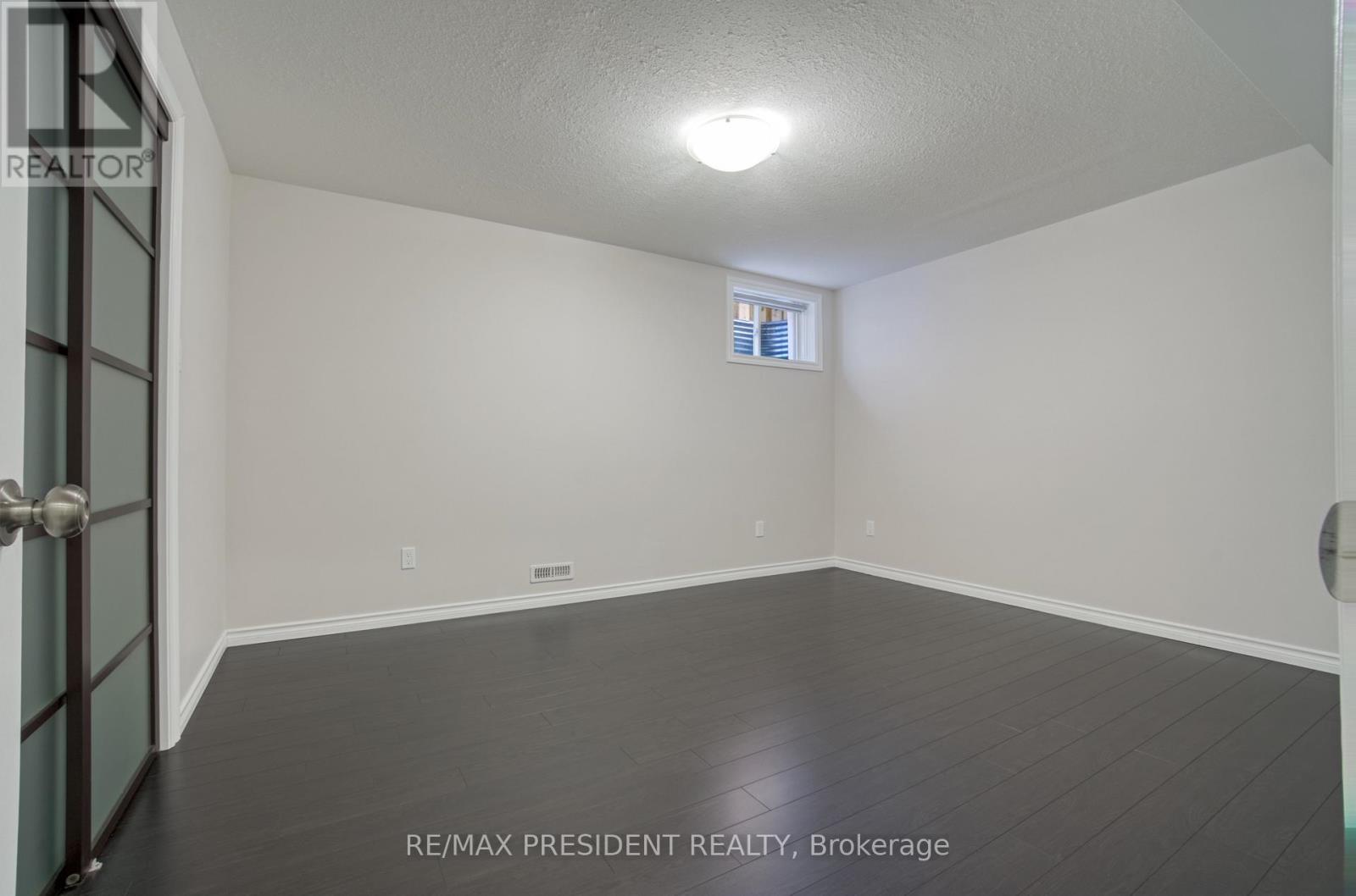1565 MICKLEBOROUGH COURT - 36