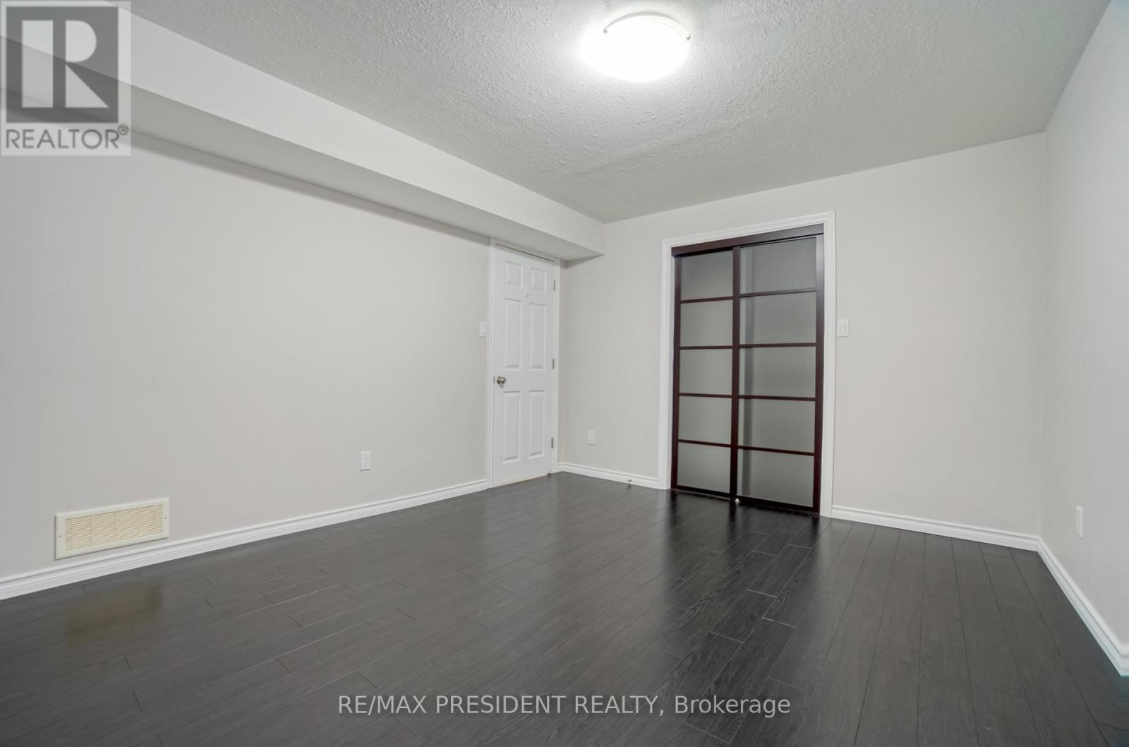 1565 MICKLEBOROUGH COURT - 37