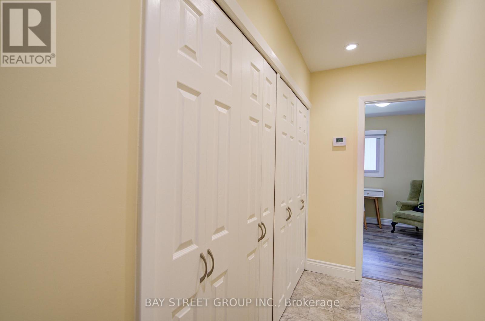88 MARSDALE DRIVE - 20