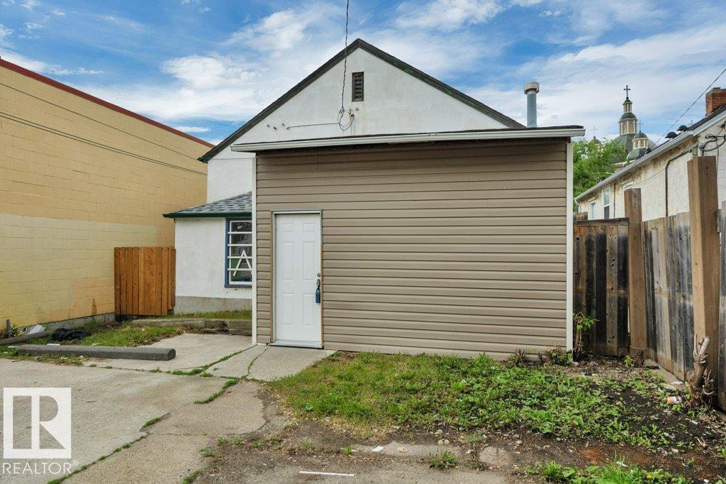 10844 97 ST NW - 35