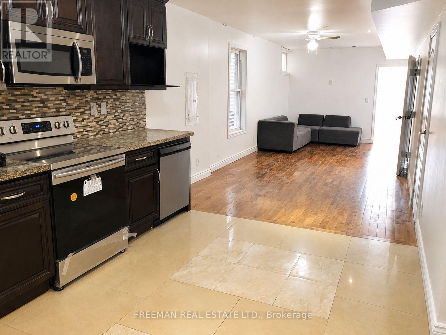 Listing photo of 2 - 1022 GERRARD STREET E