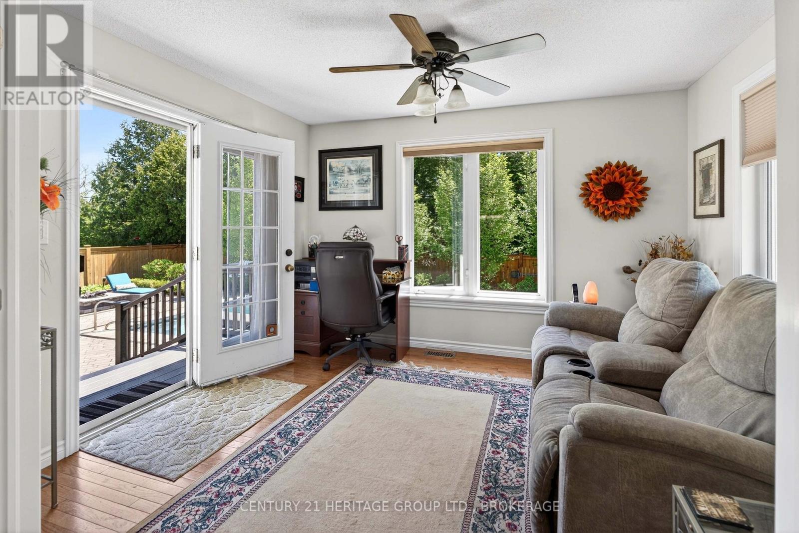 209 SMUGGLER'S COVE DRIVE - 13