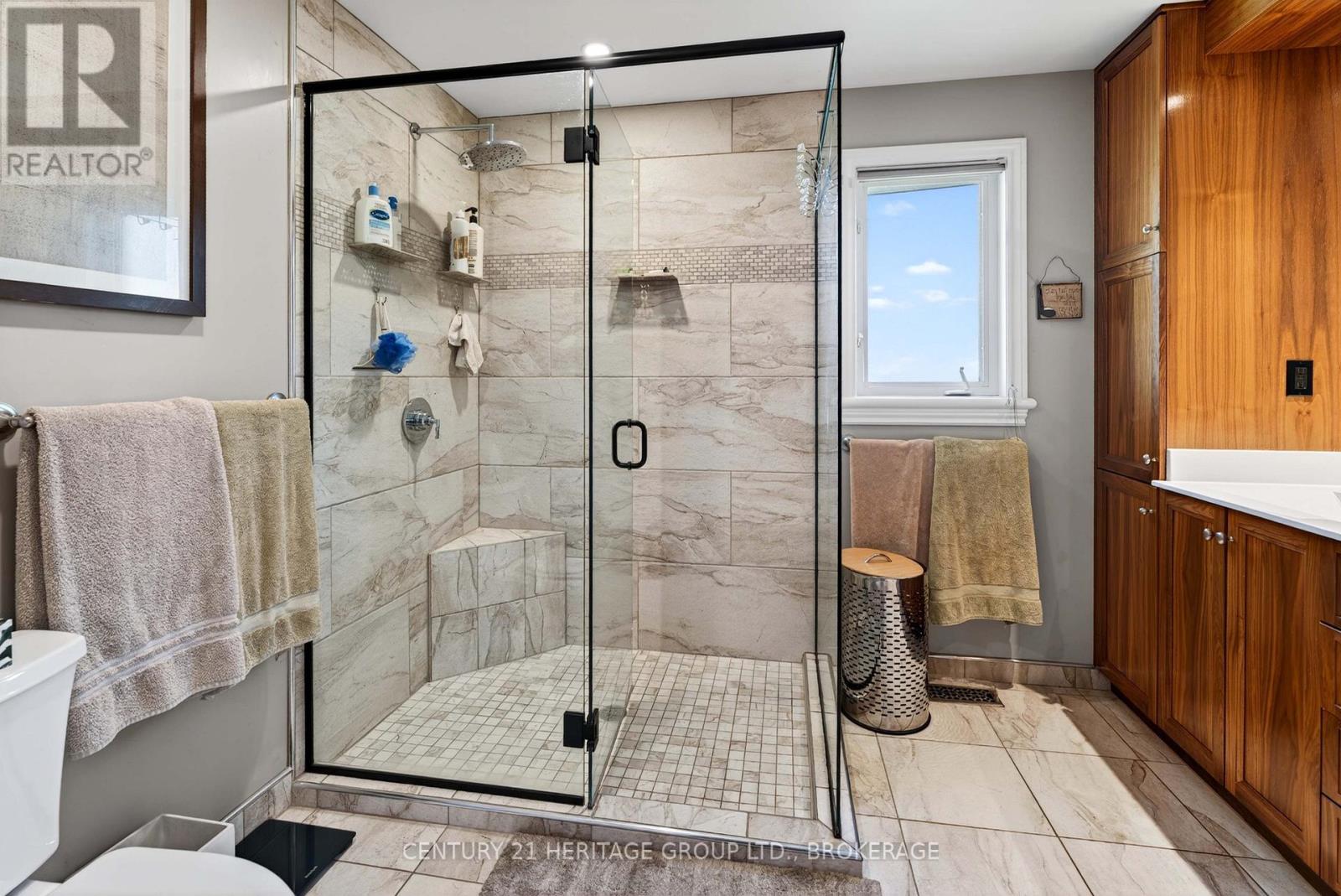 209 SMUGGLER'S COVE DRIVE - 17