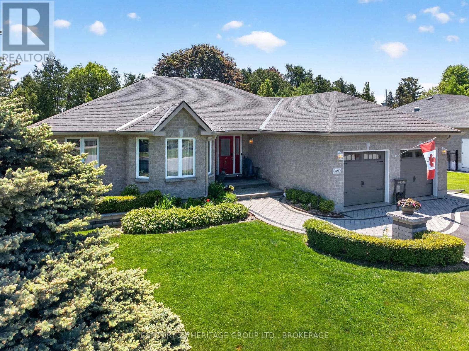 209 SMUGGLER'S COVE DRIVE - Image 2
