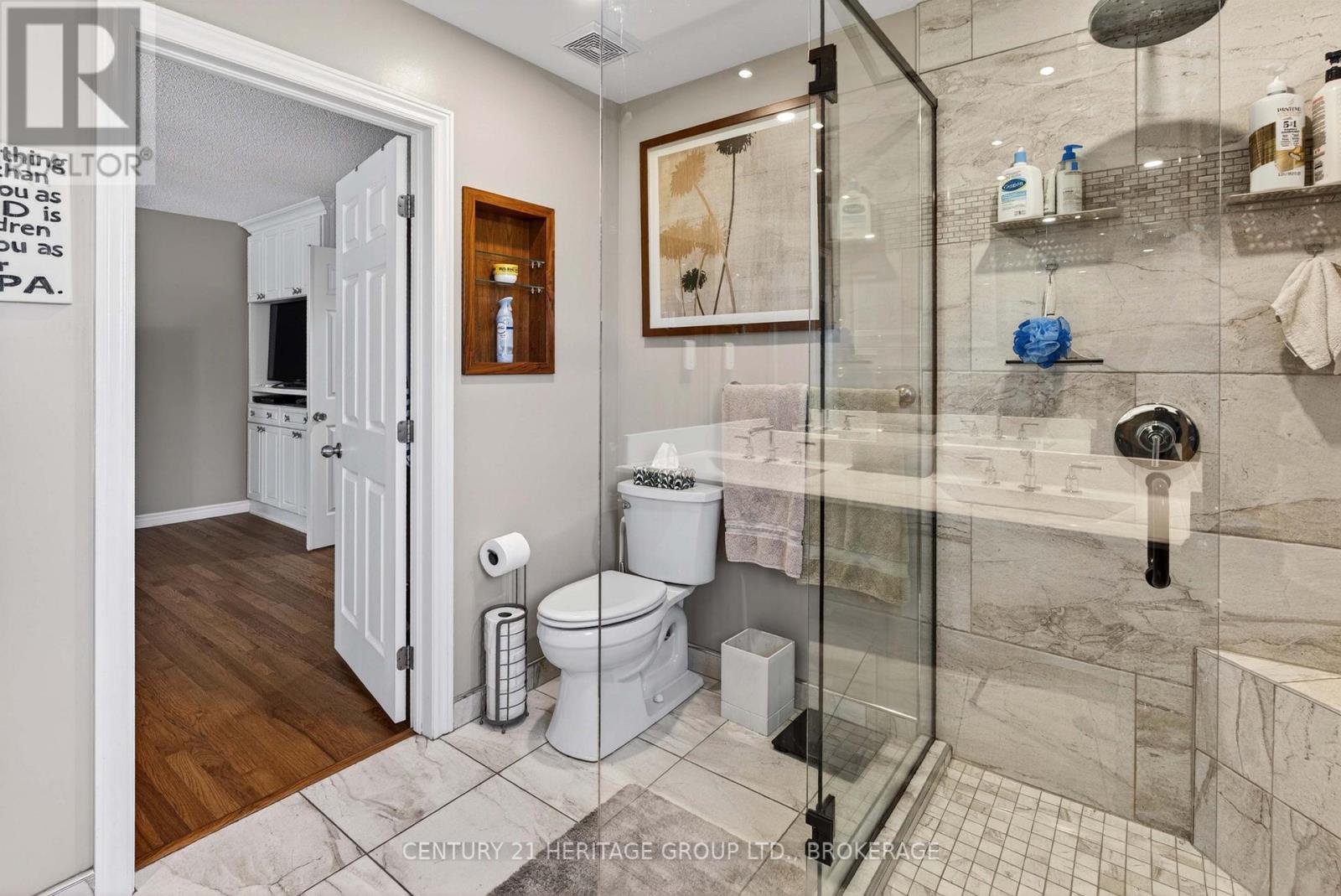209 SMUGGLER'S COVE DRIVE - 20