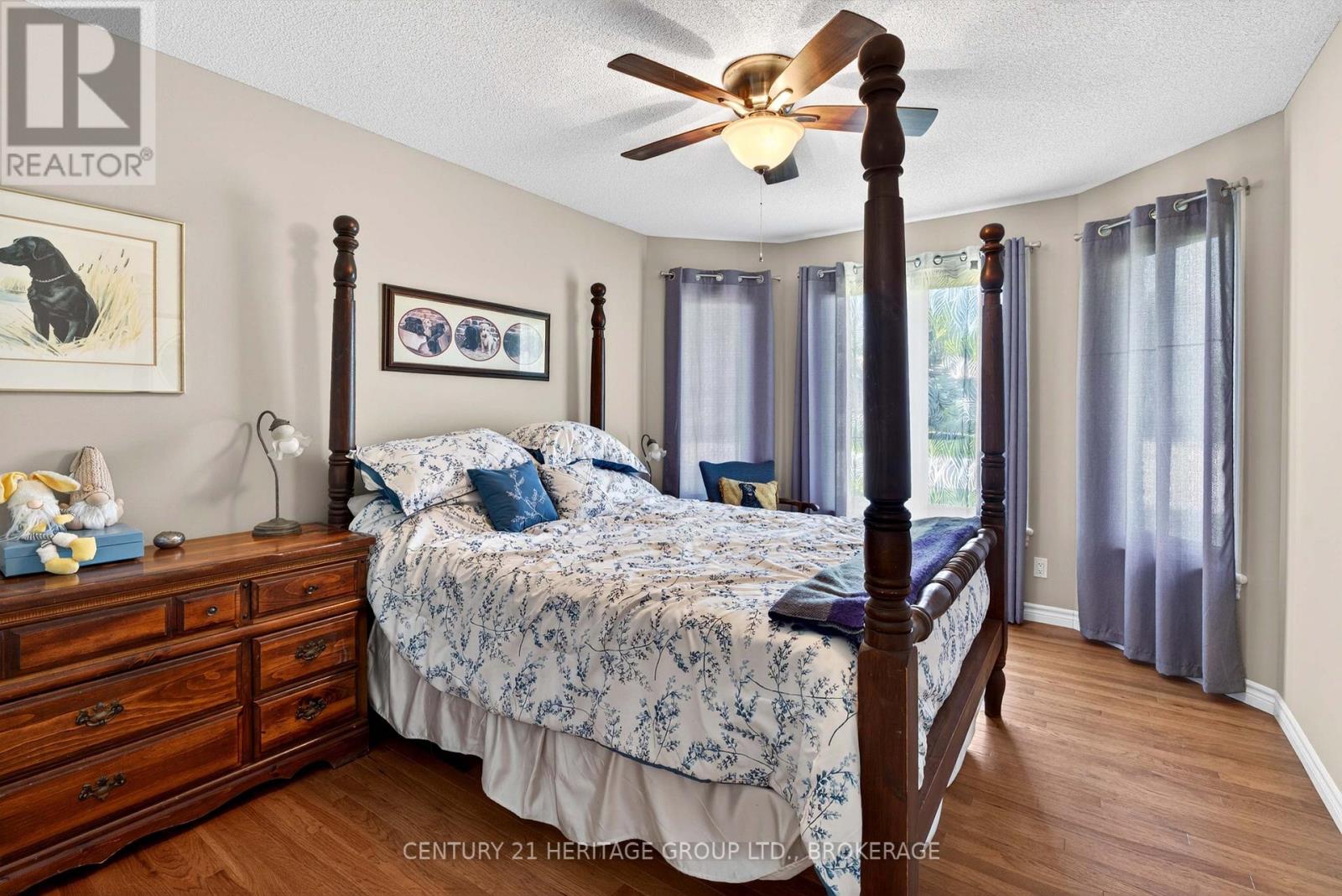 209 SMUGGLER'S COVE DRIVE - 23