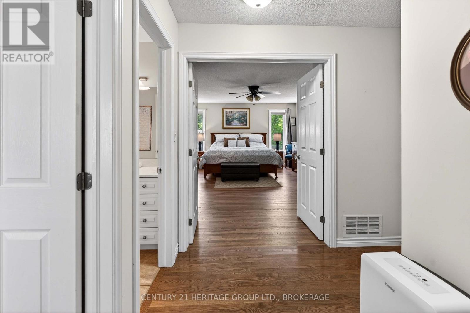 209 SMUGGLER'S COVE DRIVE - 25
