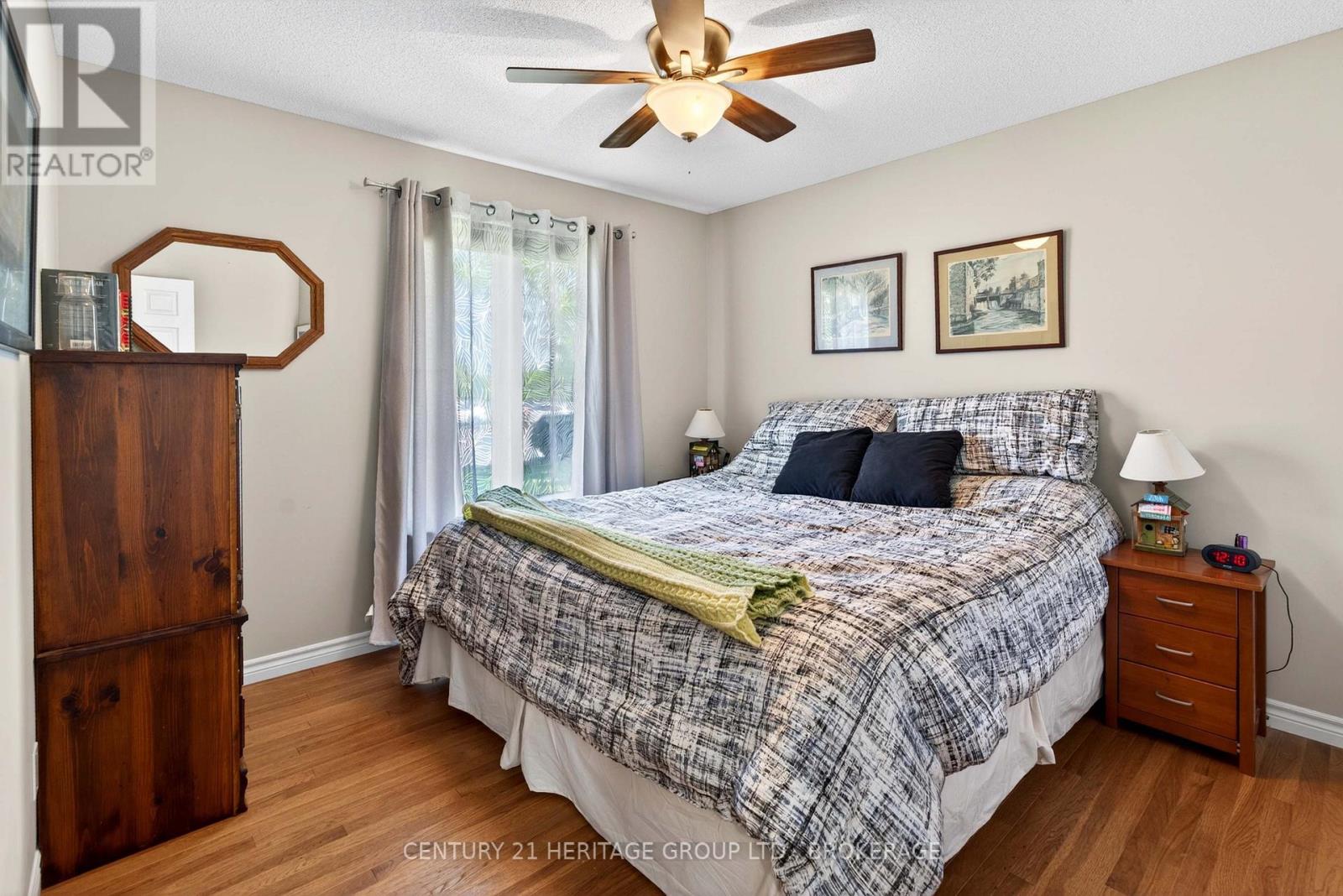 209 SMUGGLER'S COVE DRIVE - 26