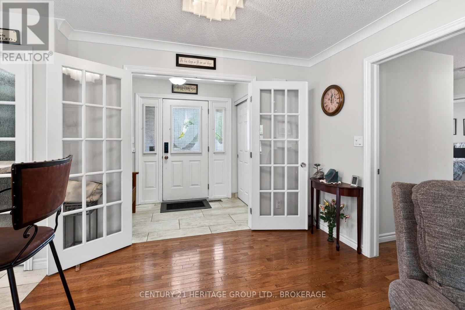 209 SMUGGLER'S COVE DRIVE - Image 3