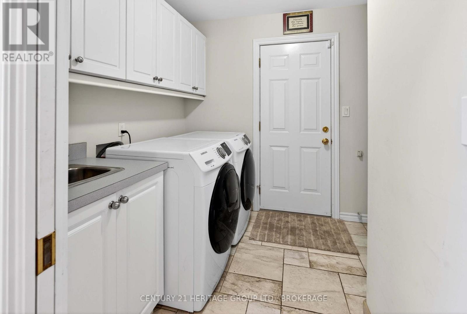 209 SMUGGLER'S COVE DRIVE - 30