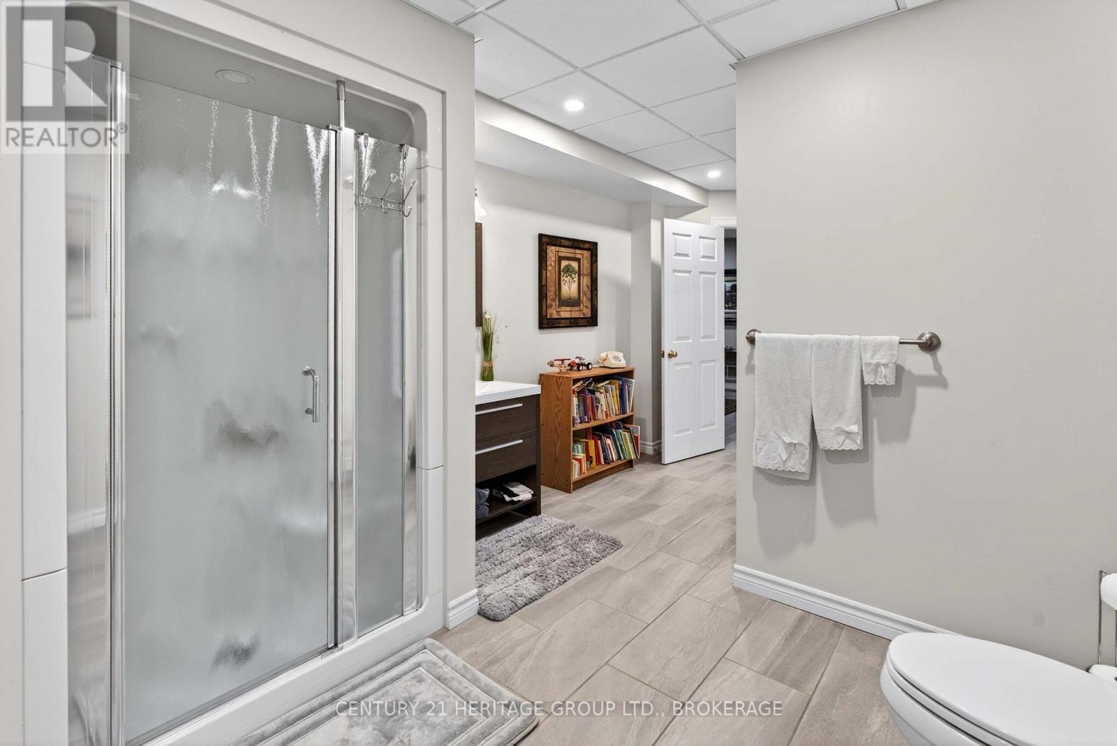 209 SMUGGLER'S COVE DRIVE - 36