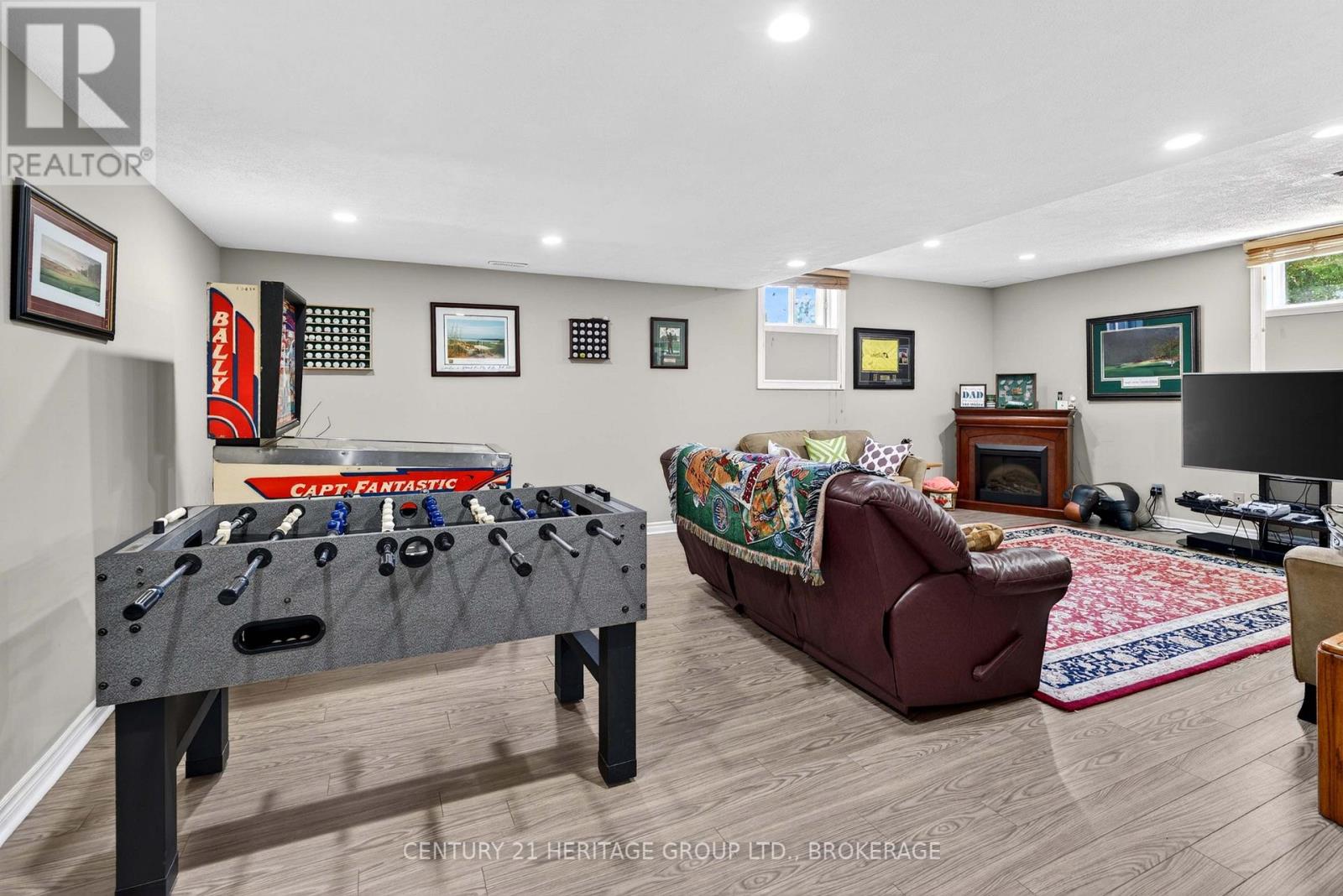 209 SMUGGLER'S COVE DRIVE - 37