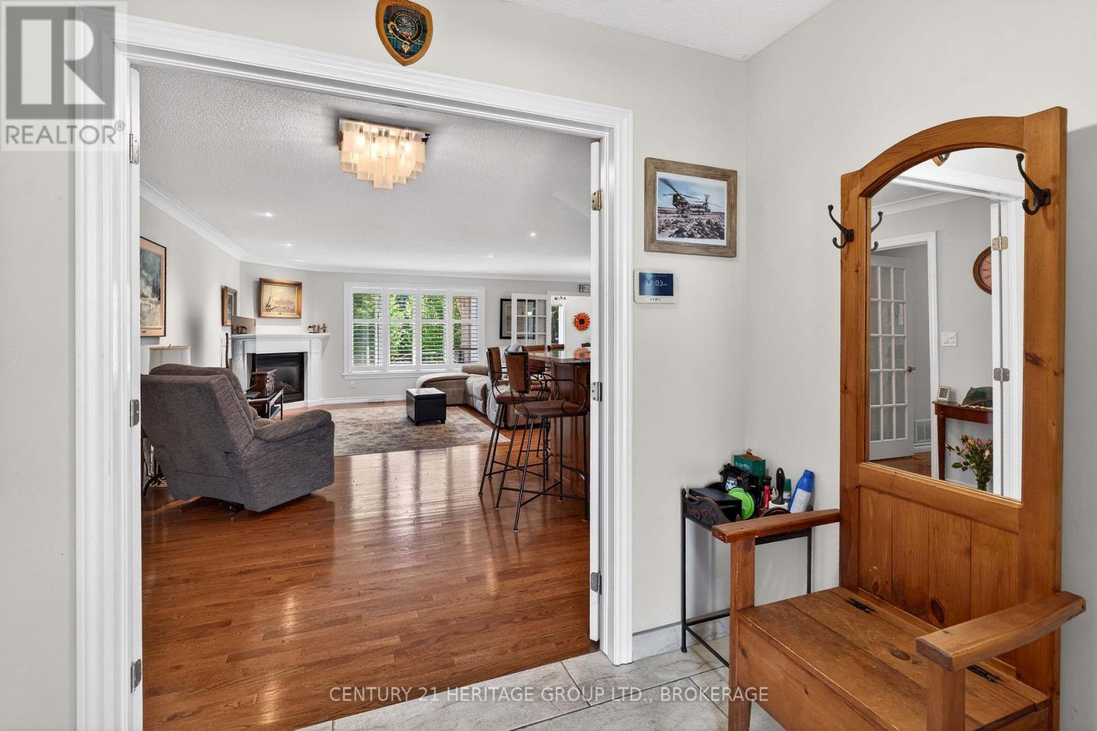 209 SMUGGLER'S COVE DRIVE - 4
