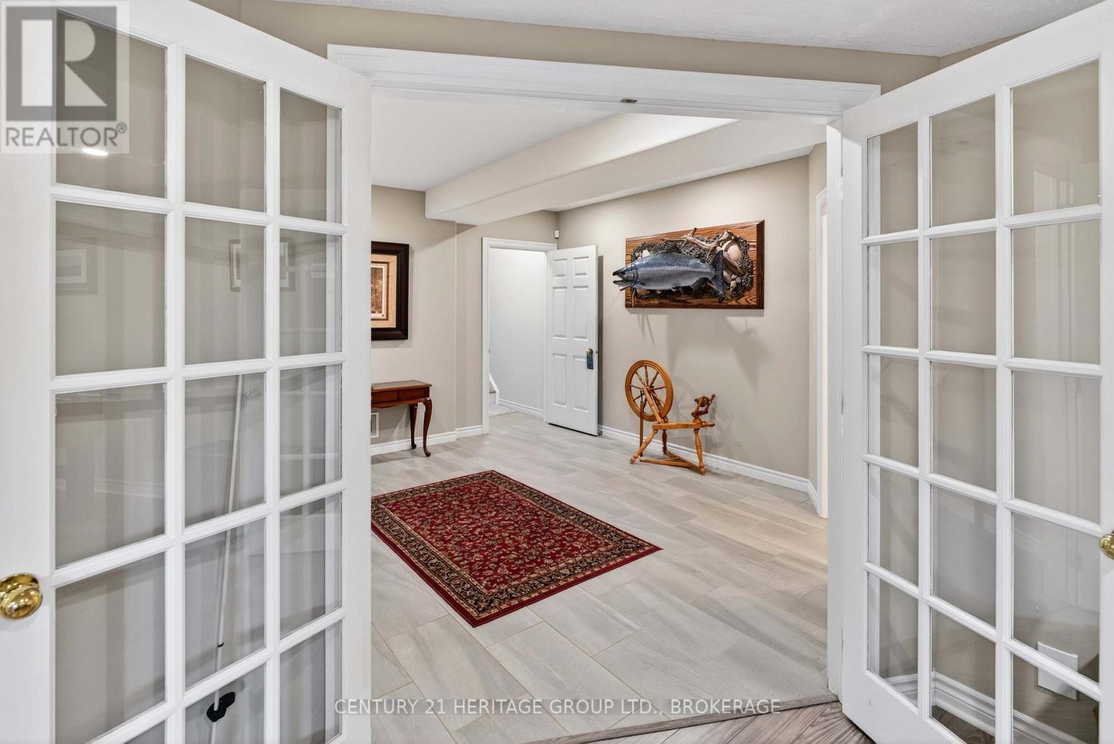 209 SMUGGLER'S COVE DRIVE - 40