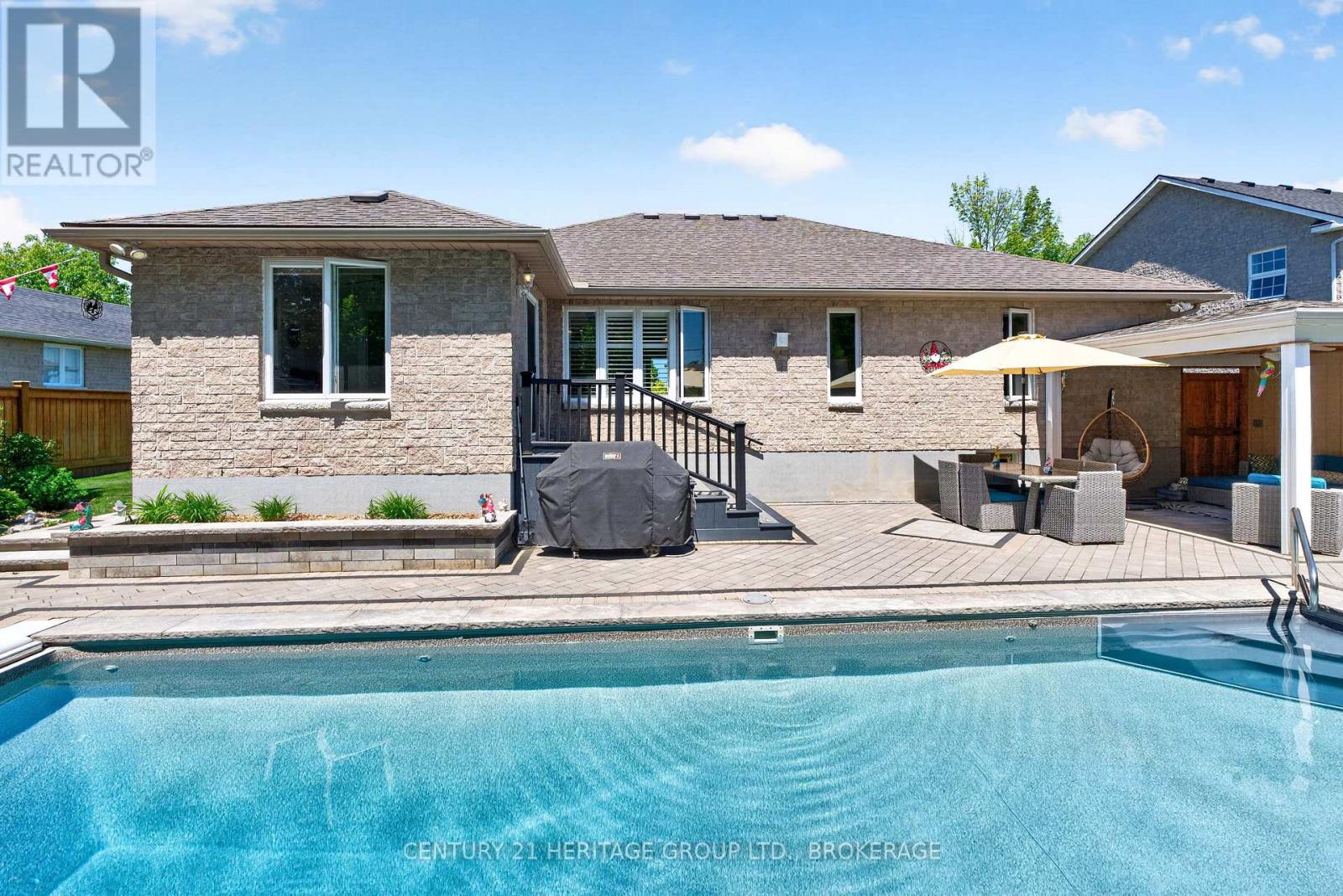 209 SMUGGLER'S COVE DRIVE - 46