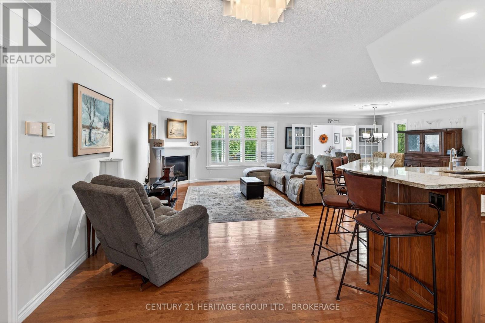 209 SMUGGLER'S COVE DRIVE - 5