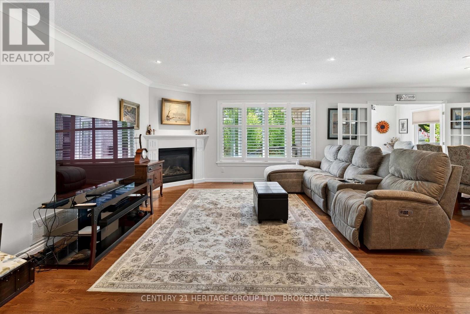 209 SMUGGLER'S COVE DRIVE - 6
