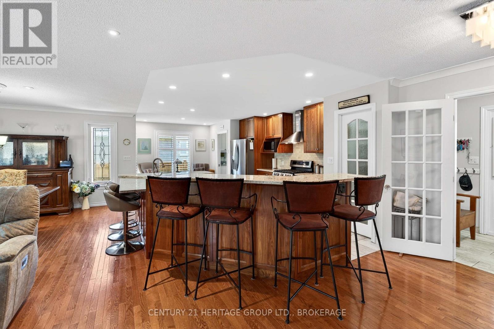 209 SMUGGLER'S COVE DRIVE - 7