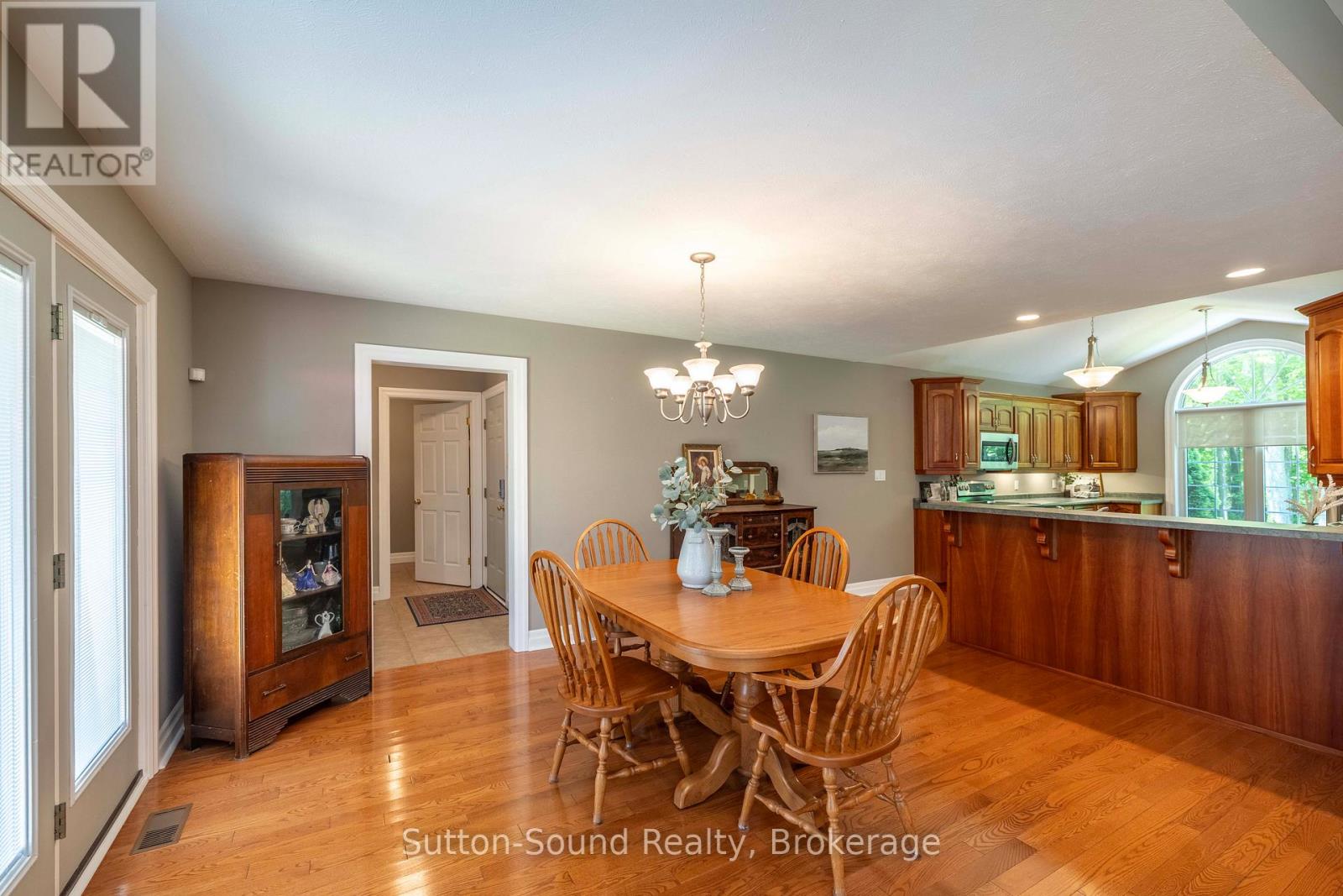 318761 GREY 1 ROAD - 11