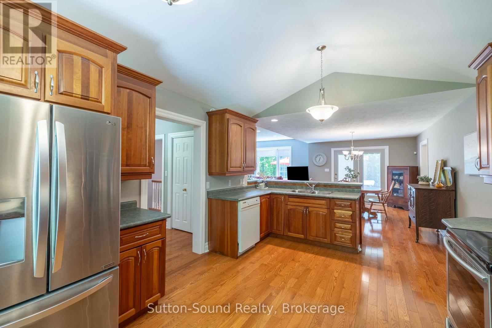 318761 GREY 1 ROAD - 13