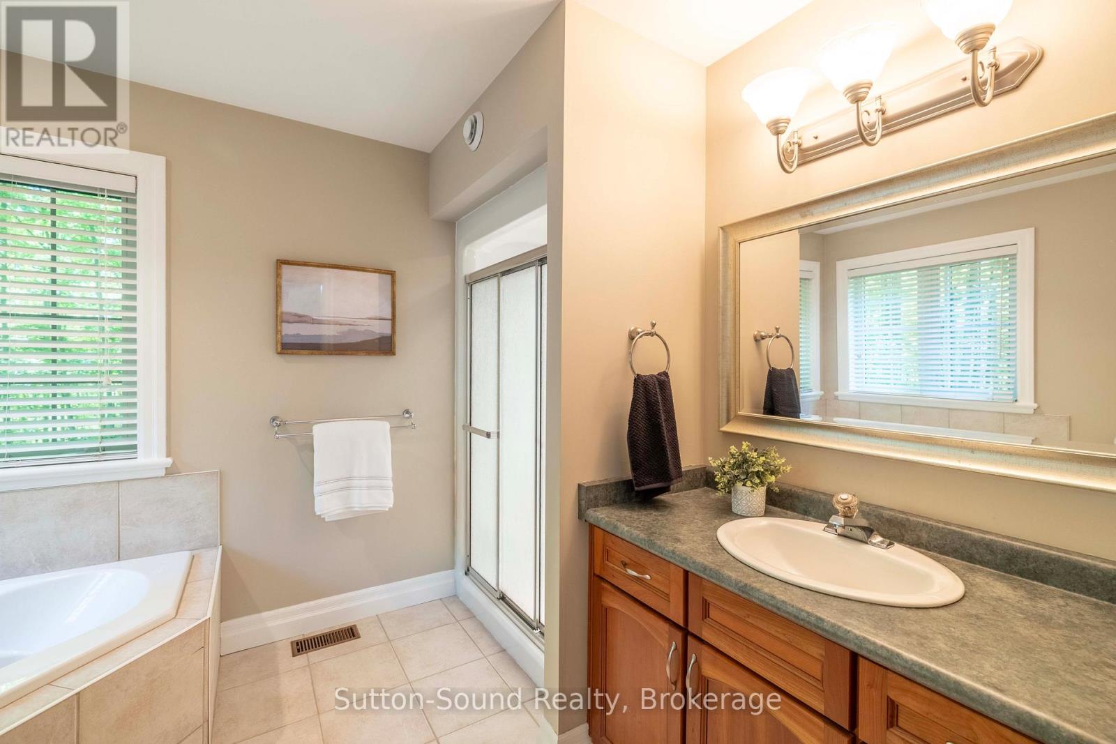 318761 GREY 1 ROAD - 22