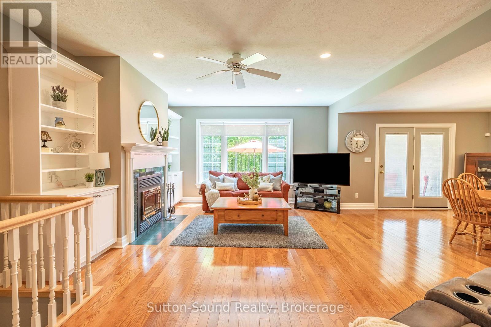 318761 GREY 1 ROAD - 7