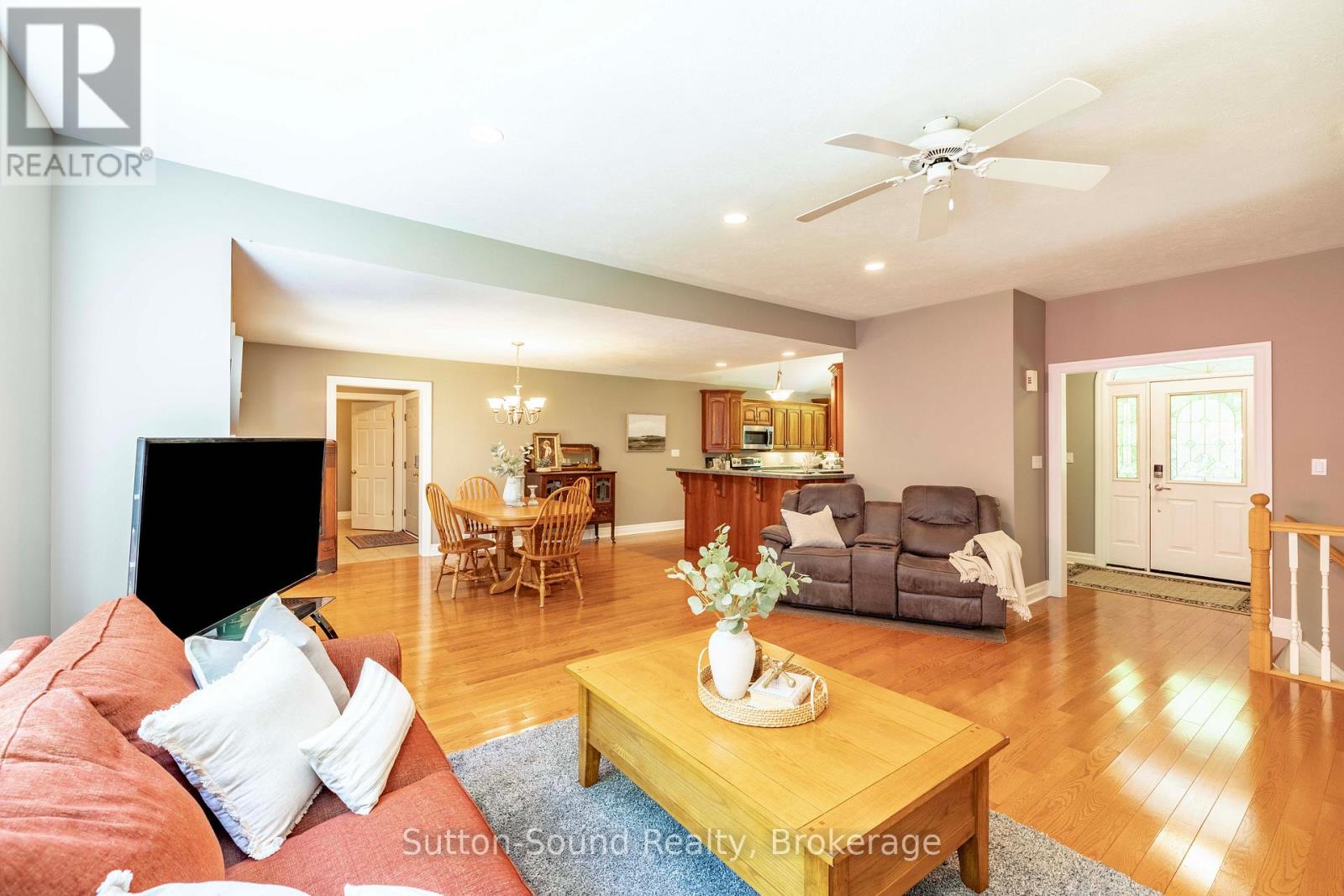 318761 GREY 1 ROAD - 8