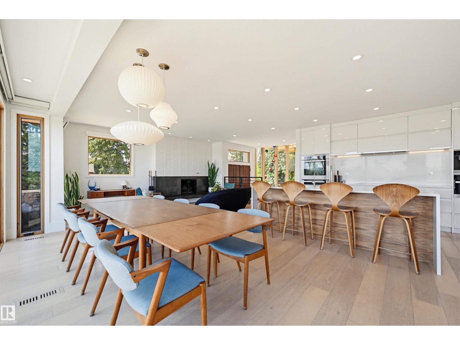 2 VALLEYVIEW CR NW - 14